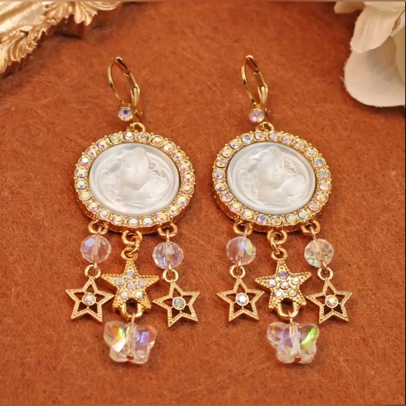 Dream Angel Cameo Earrings - Picture 2 of 3